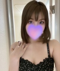 りんりんちゃん (24歳) T156 (D) おっとりしたオーラを耀き放ち、細かな気遣いとリンパマッサージで虜になるお客様が続出間違いなし！当店屈指のイチオシセラピストで、満足度の高い至福の時間になります。